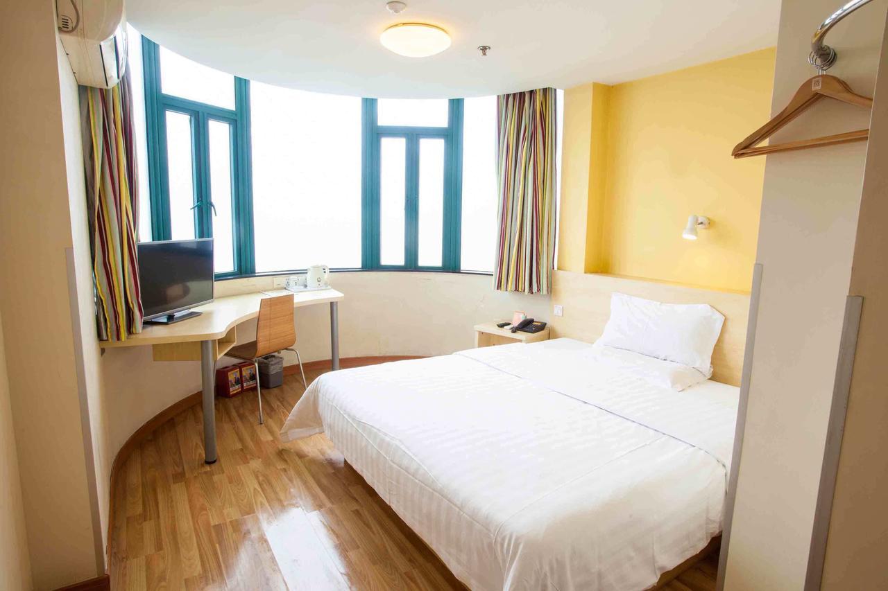 7Days Inn Yunfu Luoding Central Номер фото