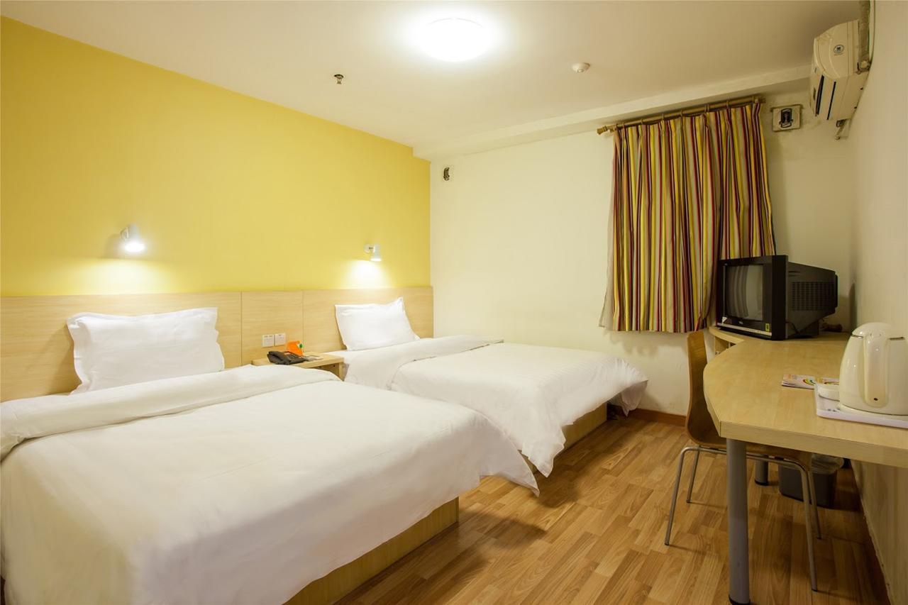 7Days Inn Yunfu Luoding Central Екстер'єр фото