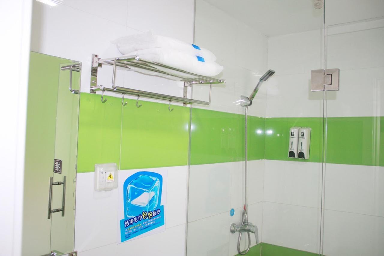 7Days Inn Yunfu Luoding Central Екстер'єр фото