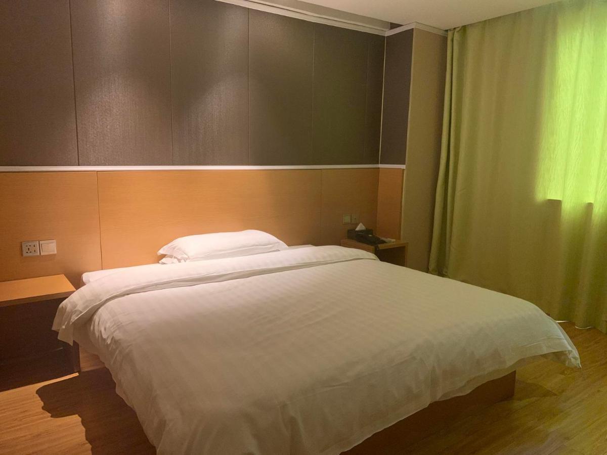 7Days Inn Yunfu Luoding Central Екстер'єр фото